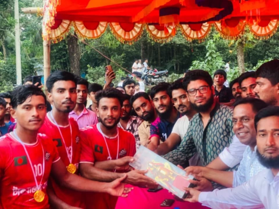 নলছিটিতে ‘শহীদ প্রেসিডেন্ট জিয়াউর রহমান স্মৃতি মিনি ফুটবল’ ফাইনাল অনুষ্ঠিত