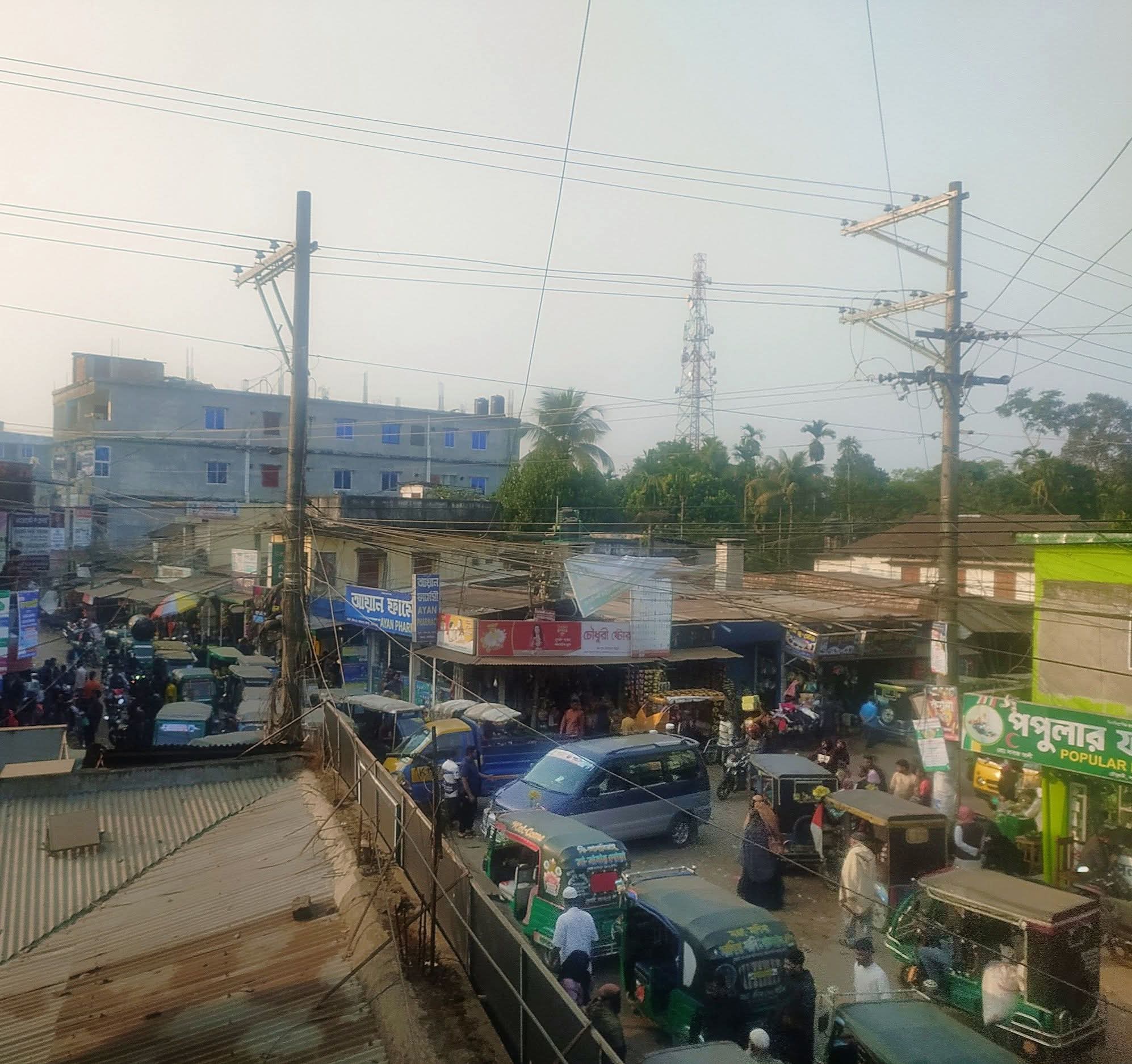 শমশেরনগর বাজারে নৈরাজ্যকর যানজট